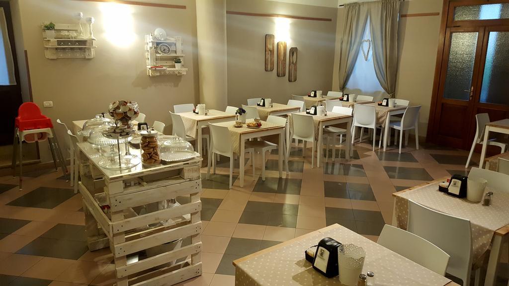 Boutique Hotel Corte Malaspina Castelnuovo del Garda Exterior photo