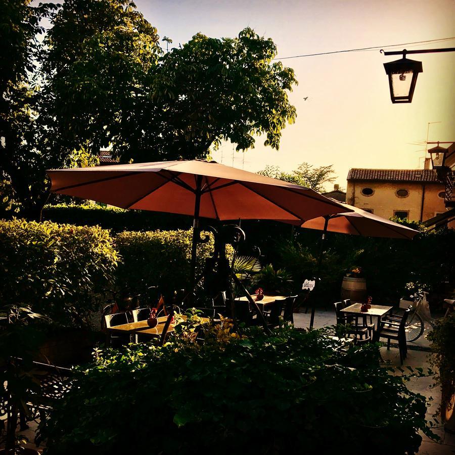 Boutique Hotel Corte Malaspina Castelnuovo del Garda Exterior photo